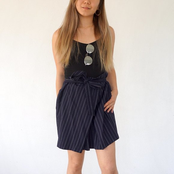 Banana Republic navy wrapped skirt size 10. - Picture 1 of 8